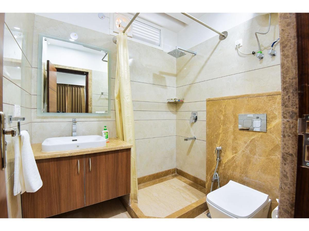 Bluo Studio1 Golf Course Road, Gym, Balcony Garden Gurgaon Luaran gambar