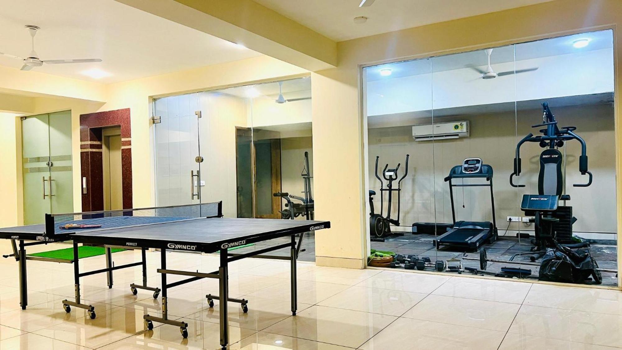 Bluo Studio1 Golf Course Road, Gym, Balcony Garden Gurgaon Luaran gambar