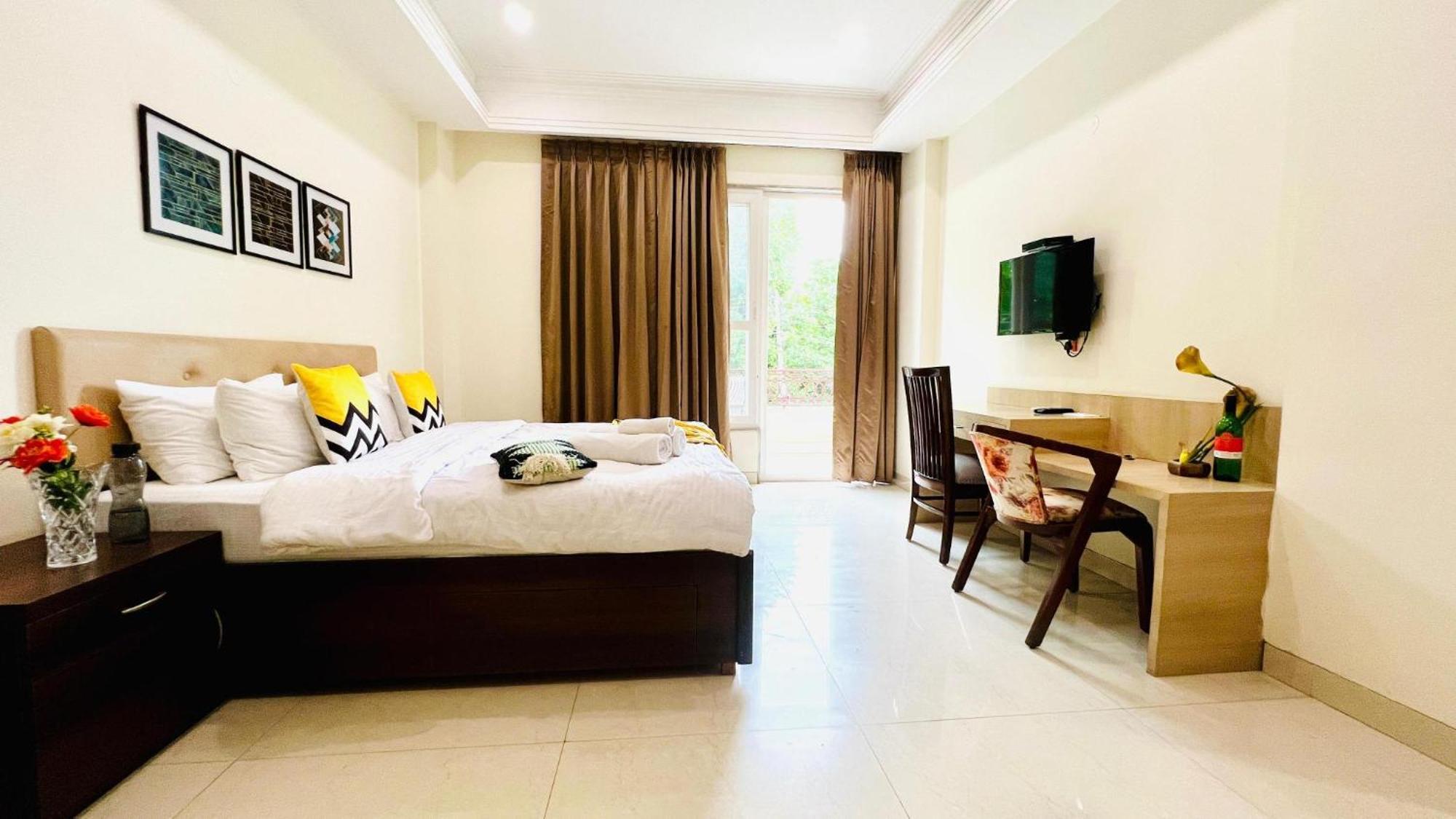 Bluo Studio1 Golf Course Road, Gym, Balcony Garden Gurgaon Luaran gambar